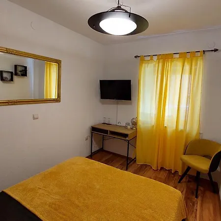 Beautiful Four Color Rooms *