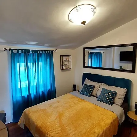 Beautiful Four Color Rooms Gasthof