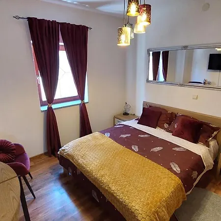 Beautiful Four Color Rooms Gasthof