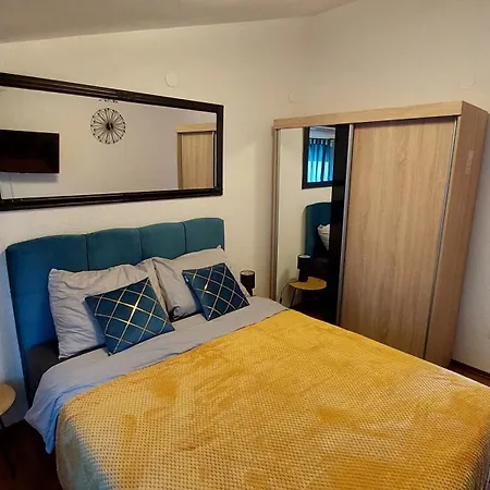 Beautiful Four Color Rooms Gasthof *