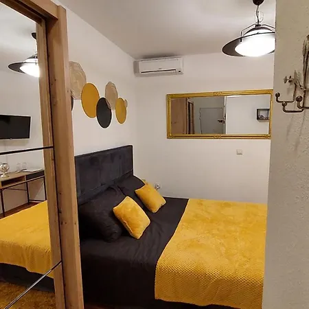 Beautiful Four Color Rooms Guest house Cres